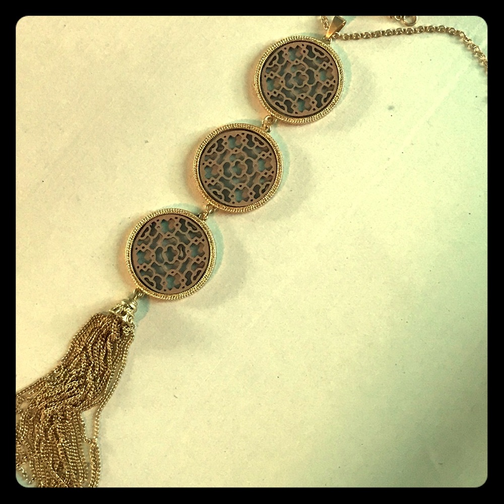 Long necklace with earrings